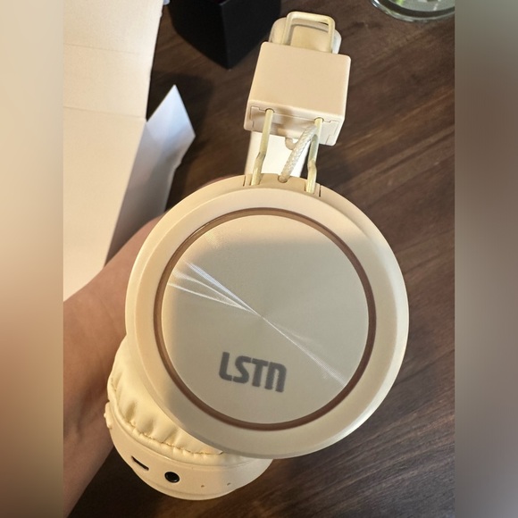 NIB - LSTN Sound Co. Bardot Wireless Headphones in Sand - Picture 5 of 8